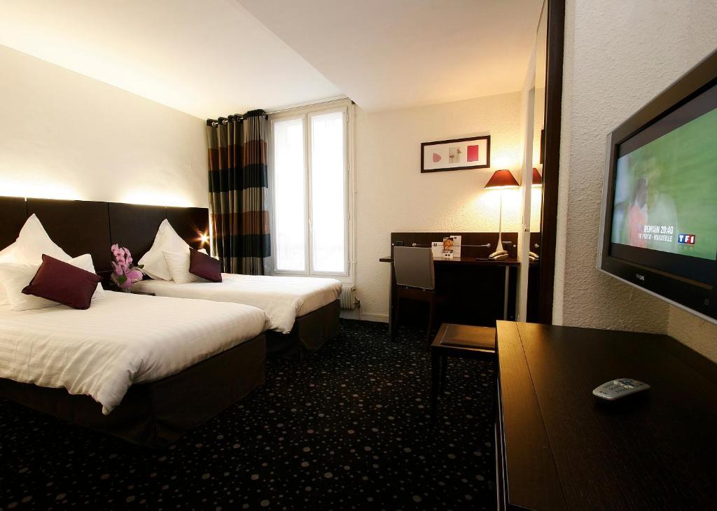 55 Hotel Montparnasse Paris Room photo